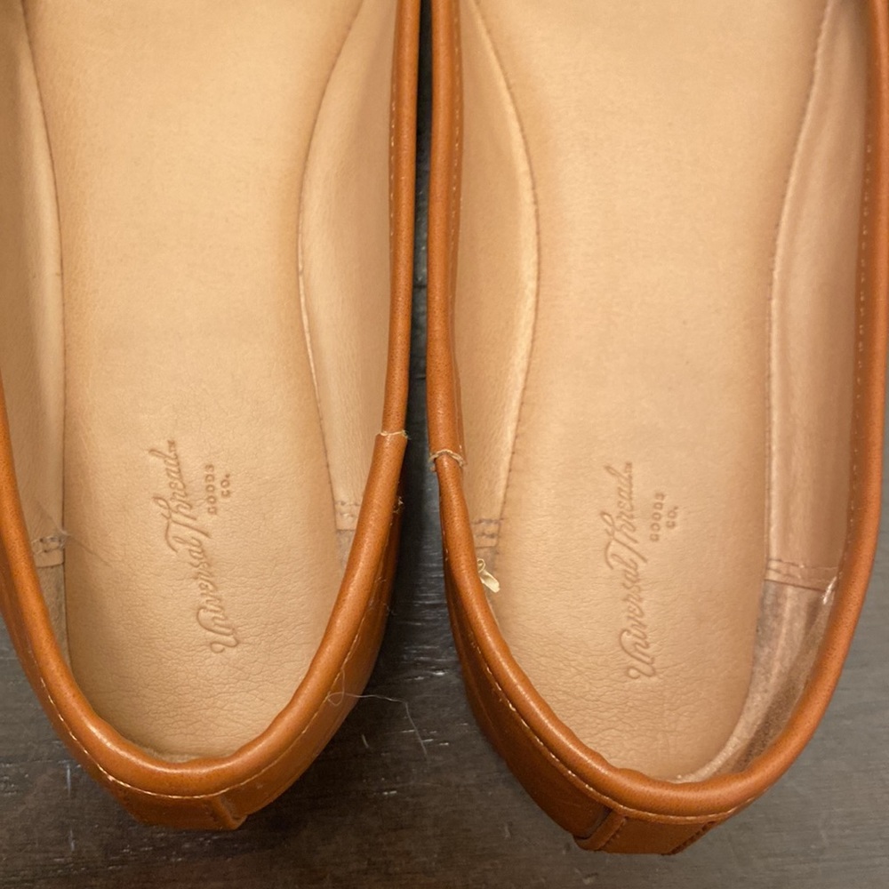 Universal Thread flats 7W - Picture 2 of 5
